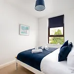 Spacious 2 Bedroom Apartment By Matchstickstays